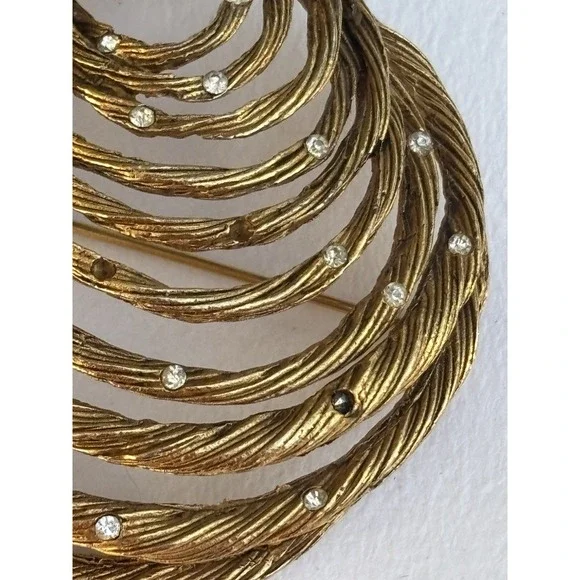 Vintage CAPRI Brooch Costume Jewelry Small Rhinestones (missing a few) Gold Tone - Picture 9 of 11